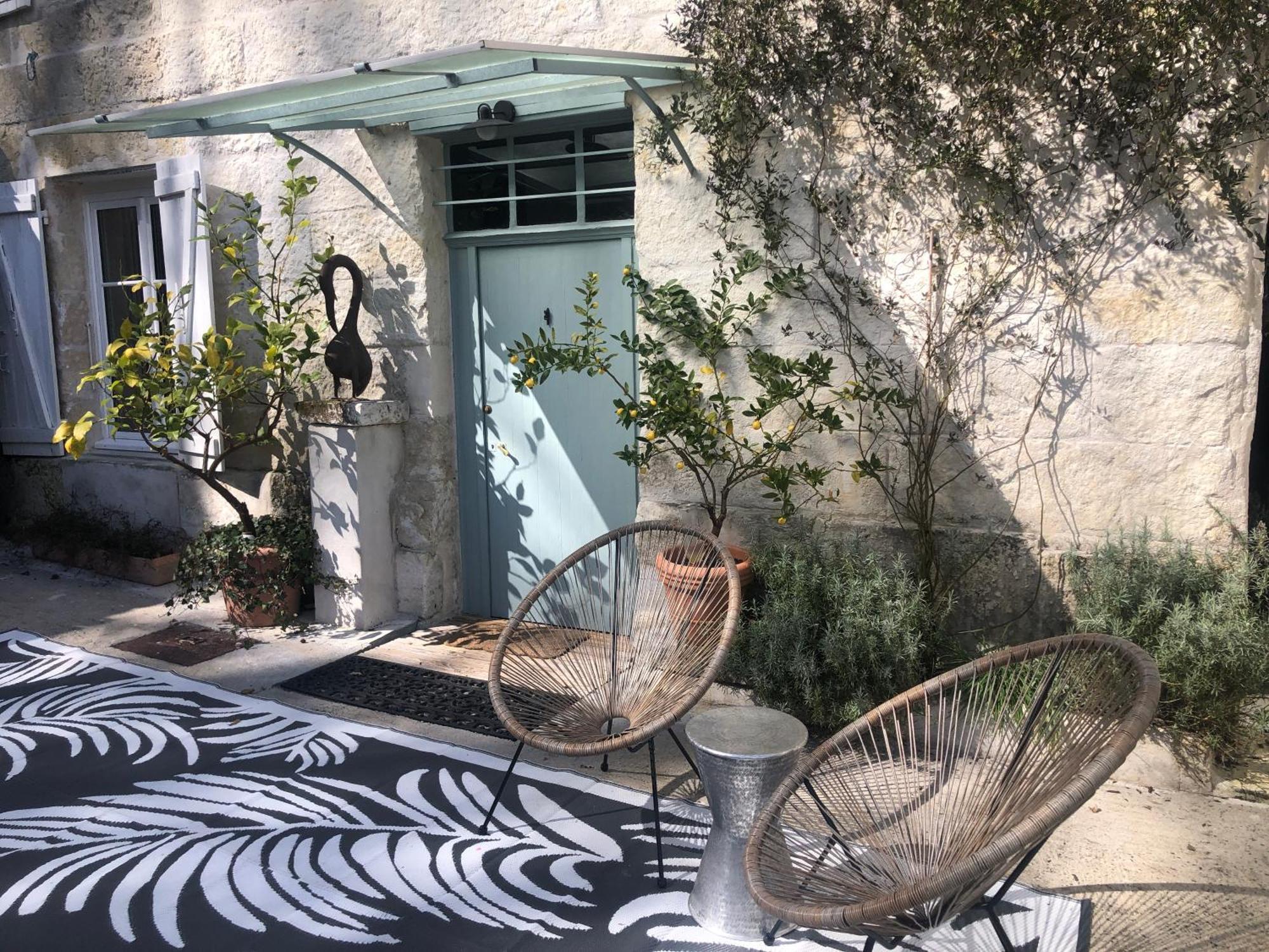 L'Heure Bleue Bed and Breakfast Saintes Exteriör bild